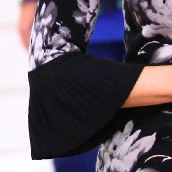 ISAAC MIZRAHI LIVE! Floral Printed Pleated Bell Sleeve Cardigan - Size Medium - Picture 9 of 13